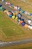 Photos aériennes de "montgolfiere" - Photo réf. C157845 - Lorraine Mondial Air Ballons 2015 : Vol du Dimanche 26 Juillet le matin lors du Record Mondial de Dcollage en Ligne. (The Great Line, In-line Mass Ascent)