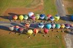 Photos aériennes de "montgolfiere" - Photo réf. C157853 - Lorraine Mondial Air Ballons 2015 : Vol du Dimanche 26 Juillet le matin lors du Record Mondial de Dcollage en Ligne. (The Great Line, In-line Mass Ascent)