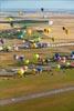 Photos aériennes de "montgolfiere" - Photo réf. C157868 - Lorraine Mondial Air Ballons 2015 : Vol du Dimanche 26 Juillet le matin lors du Record Mondial de Dcollage en Ligne. (The Great Line, In-line Mass Ascent)