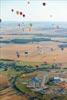 Photos aériennes de "montgolfiere" - Photo réf. C157871 - Lorraine Mondial Air Ballons 2015 : Vol du Dimanche 26 Juillet le matin lors du Record Mondial de Dcollage en Ligne. (The Great Line, In-line Mass Ascent)