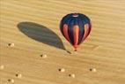Photos aériennes de "montgolfiere" - Photo réf. C157900 - Lorraine Mondial Air Ballons 2015 : Vol du Dimanche 26 Juillet le matin lors du Record Mondial de Dcollage en Ligne. (The Great Line, In-line Mass Ascent)