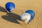 Photos aériennes de "montgolfiere" - Photo réf. C157902 - Lorraine Mondial Air Ballons 2015 : Vol du Dimanche 26 Juillet le matin lors du Record Mondial de Dcollage en Ligne. (The Great Line, In-line Mass Ascent)