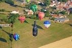 Photos aériennes de "montgolfiere" - Photo réf. C157906 - Lorraine Mondial Air Ballons 2015 : Vol du Dimanche 26 Juillet le matin lors du Record Mondial de Dcollage en Ligne. (The Great Line, In-line Mass Ascent)