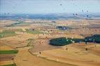 Photos aériennes de "montgolfiere" - Photo réf. C157924 - Lorraine Mondial Air Ballons 2015 : Vol du Dimanche 26 Juillet le matin lors du Record Mondial de Dcollage en Ligne. (The Great Line, In-line Mass Ascent)