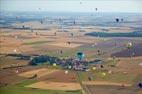 Photos aériennes de "montgolfiere" - Photo réf. C157929 - Lorraine Mondial Air Ballons 2015 : Vol du Dimanche 26 Juillet le matin lors du Record Mondial de Dcollage en Ligne. (The Great Line, In-line Mass Ascent)