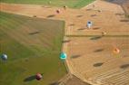 Photos aériennes de "montgolfiere" - Photo réf. C157930 - Lorraine Mondial Air Ballons 2015 : Vol du Dimanche 26 Juillet le matin lors du Record Mondial de Dcollage en Ligne. (The Great Line, In-line Mass Ascent)