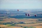 Photos aériennes de "montgolfiere" - Photo réf. C157934 - Lorraine Mondial Air Ballons 2015 : Vol du Dimanche 26 Juillet le matin lors du Record Mondial de Dcollage en Ligne. (The Great Line, In-line Mass Ascent)