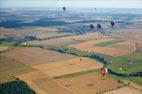 Photos aériennes de "montgolfiere" - Photo réf. C157936 - Lorraine Mondial Air Ballons 2015 : Vol du Dimanche 26 Juillet le matin lors du Record Mondial de Dcollage en Ligne. (The Great Line, In-line Mass Ascent)