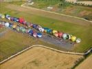Photos aériennes de "montgolfiere" - Photo réf. E157752 - Lorraine Mondial Air Ballons 2015 : Vol du Dimanche 26 Juillet le matin lors du Record Mondial de Dcollage en Ligne. (The Great Line, In-line Mass Ascent)