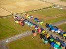 Photos aériennes de "montgolfiere" - Photo réf. E157764 - Lorraine Mondial Air Ballons 2015 : Vol du Dimanche 26 Juillet le matin lors du Record Mondial de Dcollage en Ligne. (The Great Line, In-line Mass Ascent)