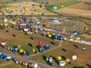 Photos aériennes de "montgolfiere" - Photo réf. E157772 - Lorraine Mondial Air Ballons 2015 : Vol du Dimanche 26 Juillet le matin lors du Record Mondial de Dcollage en Ligne. (The Great Line, In-line Mass Ascent)