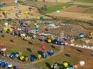 Photos aériennes de "montgolfiere" - Photo réf. E157774 - Lorraine Mondial Air Ballons 2015 : Vol du Dimanche 26 Juillet le matin lors du Record Mondial de Dcollage en Ligne. (The Great Line, In-line Mass Ascent)