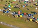 Photos aériennes de "montgolfiere" - Photo réf. E157779 - Lorraine Mondial Air Ballons 2015 : Vol du Dimanche 26 Juillet le matin lors du Record Mondial de Dcollage en Ligne. (The Great Line, In-line Mass Ascent)