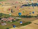 Photos aériennes de "montgolfiere" - Photo réf. E157804 - Lorraine Mondial Air Ballons 2015 : Vol du Dimanche 26 Juillet le matin lors du Record Mondial de Dcollage en Ligne. (The Great Line, In-line Mass Ascent)