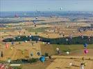 Photos aériennes de "montgolfiere" - Photo réf. E157806 - Lorraine Mondial Air Ballons 2015 : Vol du Dimanche 26 Juillet le matin lors du Record Mondial de Dcollage en Ligne. (The Great Line, In-line Mass Ascent)