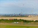 Photos aériennes de "montgolfiere" - Photo réf. E157828 - Lorraine Mondial Air Ballons 2015 : Vol du Dimanche 26 Juillet le matin lors du Record Mondial de Dcollage en Ligne. (The Great Line, In-line Mass Ascent)