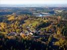 Photos aériennes de "automne" - Photo réf. E161559 - Le Lac et le village de Pierre-Pere  l'Automne