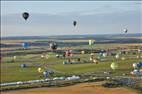 Photos aériennes - Mondial Air Ballons 2021 - Photo réf. E174860 - Grand Est Mondial Air Ballons 2021 : Grande Ligne du Dimanche 25 Juillet au matin.
