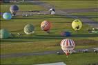 Photos aériennes - Mondial Air Ballons 2021 - Photo réf. E174903 - Grand Est Mondial Air Ballons 2021 : Grande Ligne du Dimanche 25 Juillet au matin.